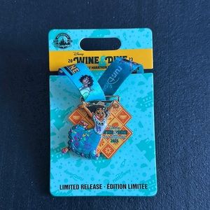 NWT Wine and Dine Encanto Medal Pin RunDisney